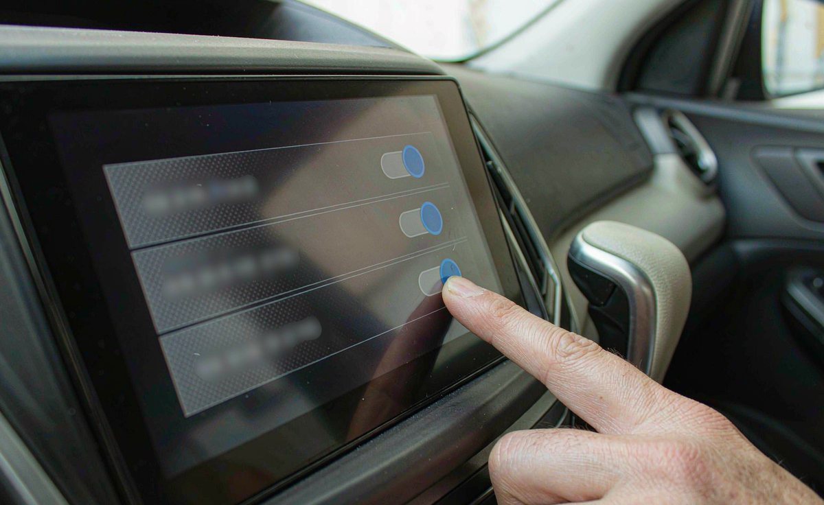 Finger switching off rows in the settings list on an aftermarket android head unit car screen